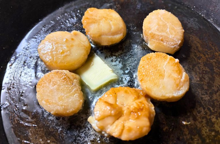 ほたてバター焼きの作る工程でバターを投入したところ