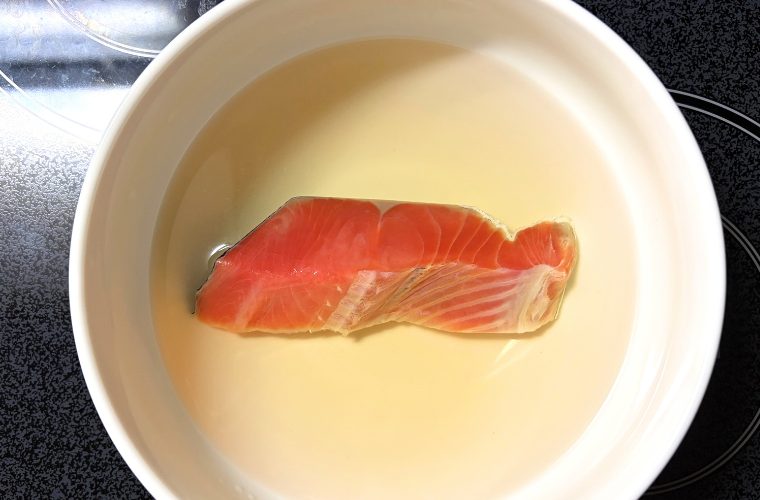 漬け込み液につけた鮭