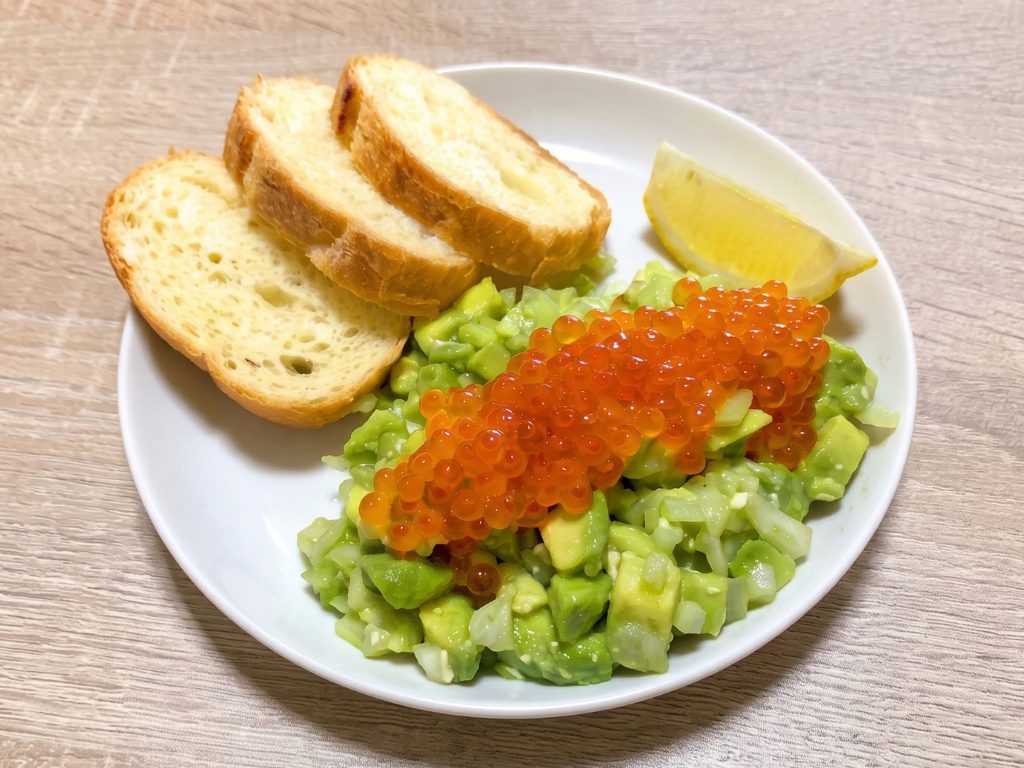 いくらとアボカドのタルタル