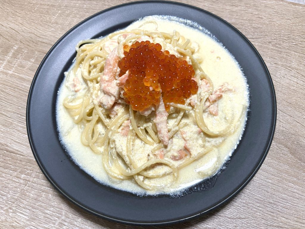 いくらサーモンクリームパスタ