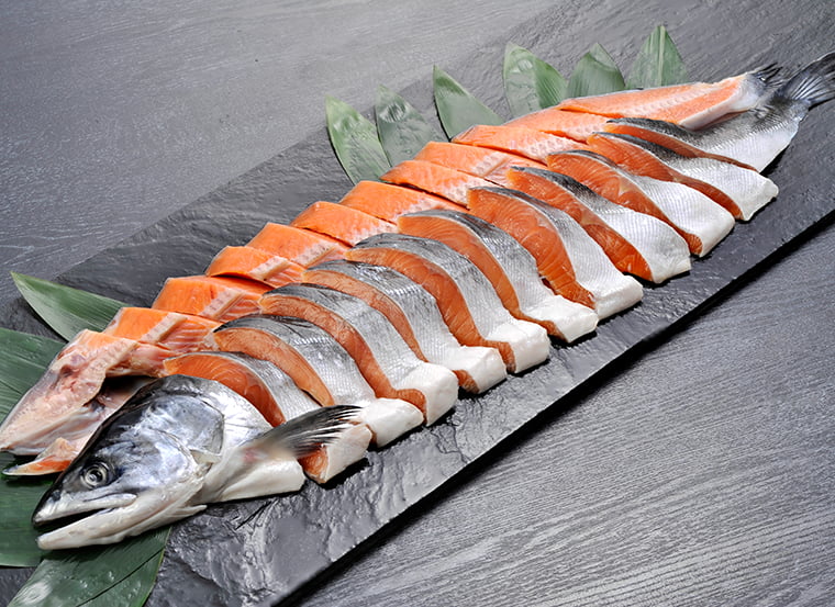 塩時鮭 天然ときしらず 甘塩仕立て 1 7kg 北海道産 個別包装 北海道ぎょれん お取り寄せ 通販 旬の海産物を産地直送 かに ほたて いくら 鮭 なら産直ネットショップへ