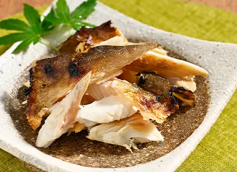 皮をパリパリに焼いて
